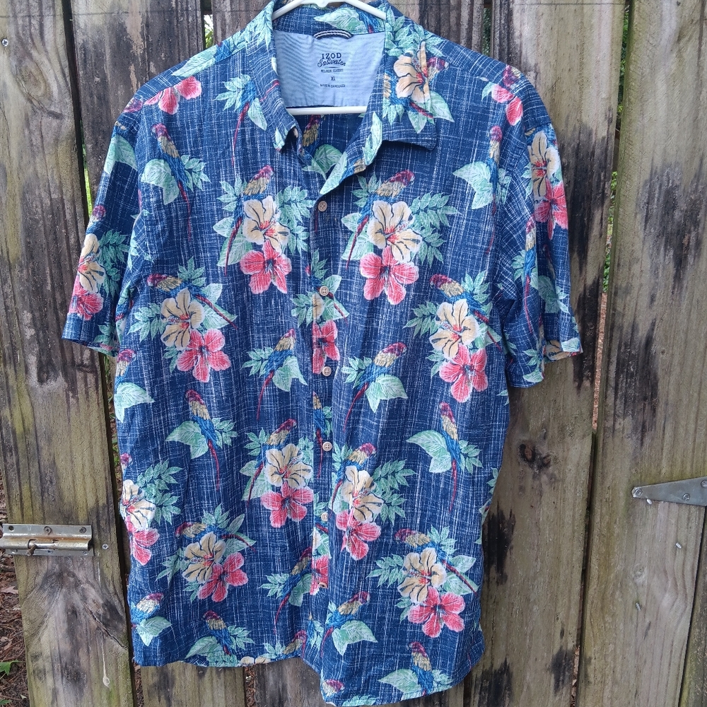 IZOD SALTWATER Men's Relaxed Classic Parrott Hibiscus Tropical Shirt L